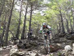 cycles et nature a vallnord pour la dh cup